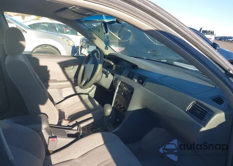 2000 Toyota Camry Ce/Le/Xle из США, поврежденный, VIN JT2BG22K1Y0438884